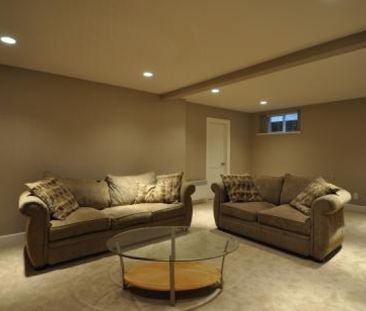 House in North Vancouver, BC - Photo 2