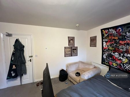 5 bedroom semi-detached house to rent - Photo 4