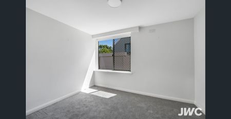 Perfectly Positioned, Spacious, and Stylish Prahran Living - Photo 5