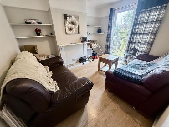 4 bedroom terraced house to rent - Photo 1