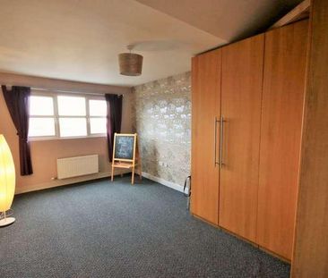Queens Court, Wardley Street, Wigan, WN5 - Photo 1