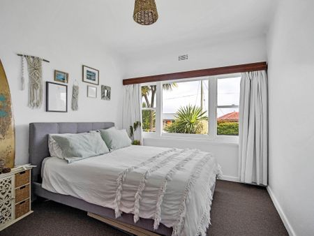 Modern family home in Newhnam - Photo 2