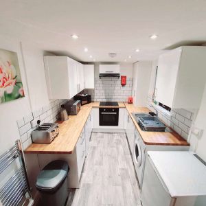 Banwell Street Room 1 - Photo 2