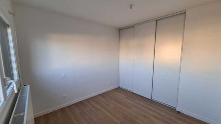 Location Maison 116 m² - Photo 3