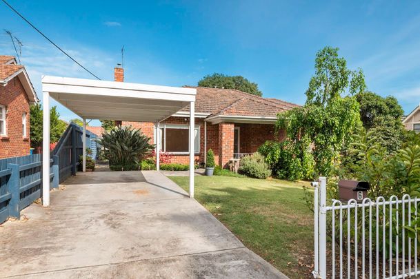 Comfortable family home in Balwyn High Zone - Photo 1