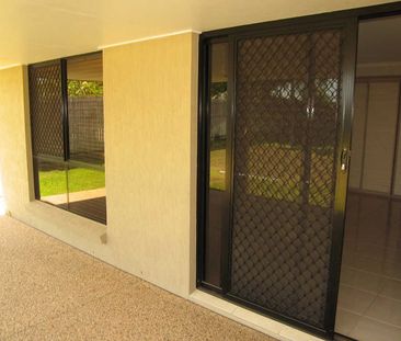 Relaxed coastal lifestyle - Photo 6