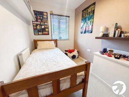 2 bedroom coach house to rent - Photo 3