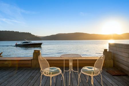 CLASSIC PALM BEACH PITTWATER WATERFRONT - 3-6 MONTH LEASE - Photo 2