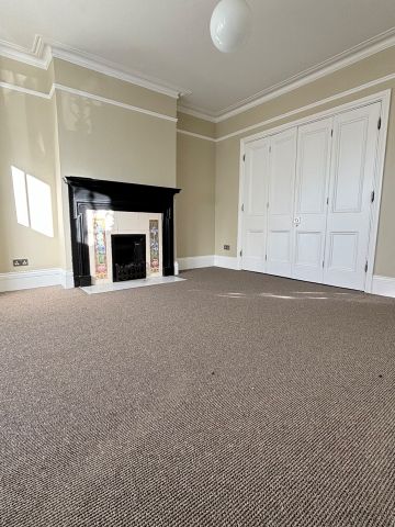 2 Bed Flat, Harwood Road, SW6 - Photo 3