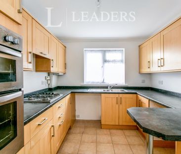 2 bedroom apartment to rent Symes Road, Poole, BH15 - Photo 6