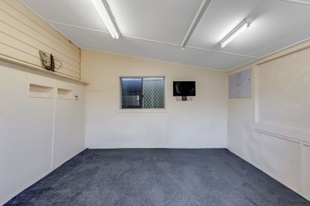 145 Holberton Street - Photo 2