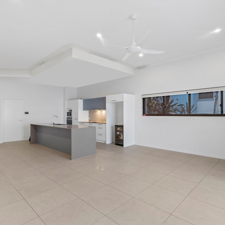 MODERN BEACHSIDE LIVING WITH FULLY DUCTED AIR- CONDITIONING - Photo 1