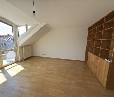 NEU SANIERT: 2 Zimmer-Wohnung, neue EBK, neues Bad, 2 Balkone in Ot... - Photo 4