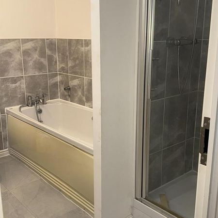 1 bedroom house of multiple occupation to rent - Photo 3