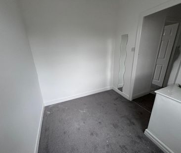 South Parade, Ossett - Photo 3