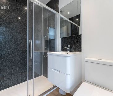 4 bedroom terraced house to rent - Photo 5