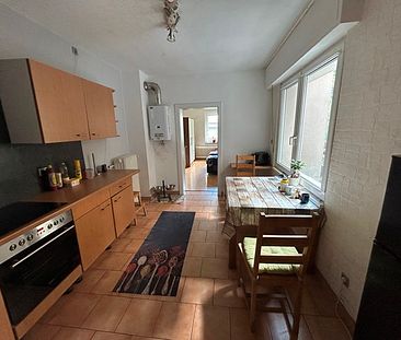 Helle 3 Zimmer Wohnung im Erdgeschoss mit großer Terrasse und Garten! - Photo 2