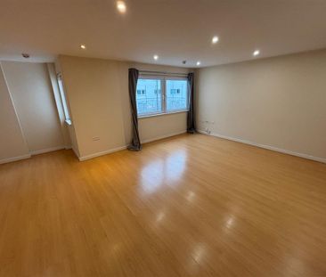 Paramount, Swindon, Beckhampton Street - Photo 3