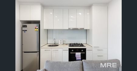 Located in the heart of it all - Photo 5