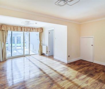 5 bedroom house to rent College Road, Southwater, Horsham, West Sus... - Photo 2