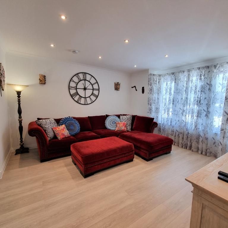 5 bedroom semi-detached house to rent - Photo 1