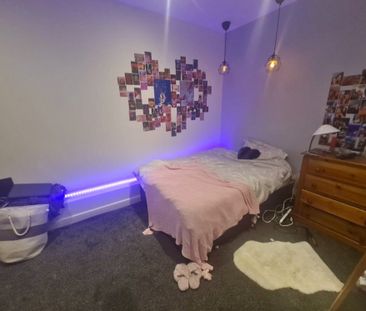 6 Bed - 72 Royal Park Avenue, Hyde Park, Leeds - LS6 1EY - Student - Photo 6