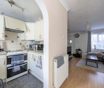 2 bedroom terraced house to rent - Photo 2