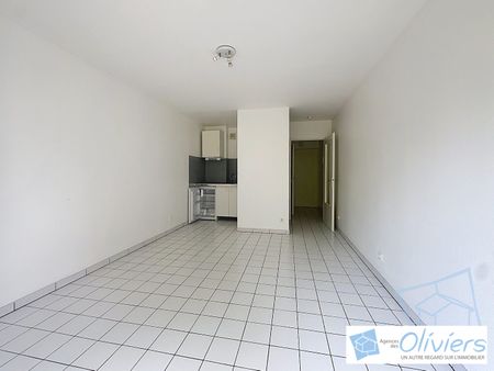 STUDIO VOISINS LE BRETONNEUX - 1 pièce(s) - 23.79 m2 - Photo 4