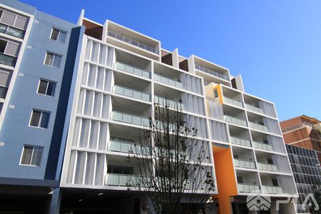 Centre of Parramatta, Modern Apartment, Awesome Specs! - Photo 5