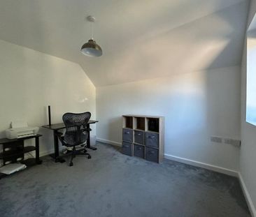3 bedroom semi-detached house to rent - Photo 6