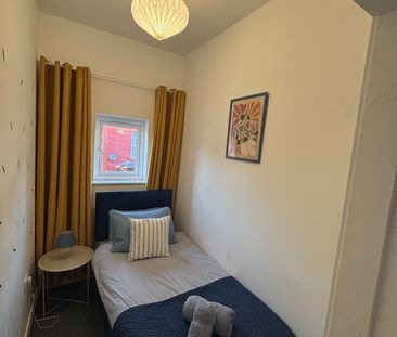 Room in a Shared House, Mildred Street, M7 - Photo 4