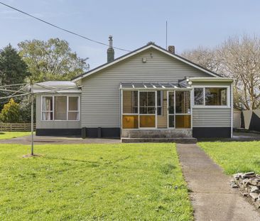 8 Hydro Road, New Plymouth - Photo 1