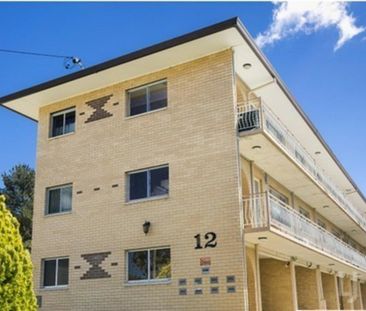Spacious 2 Bedroom Unit - Photo 2