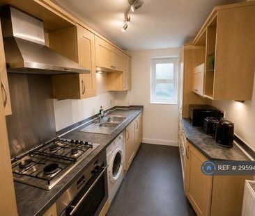 1 bedroom in a flat share to rent - Photo 1
