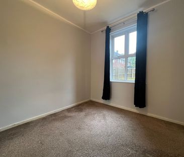 Two bedroom semi detached house - Photo 4