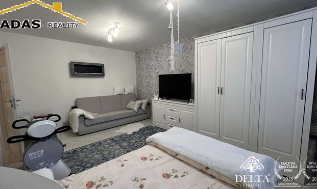 Ponúkame na prenájom moderný 1-izbový byt po kompletnej rekonštrukcii – sídlisko Západ - Photo 1