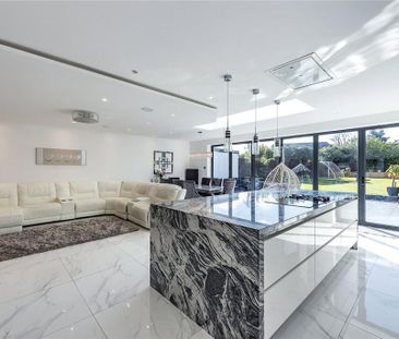 6 bedroom detached house to rent - Photo 5