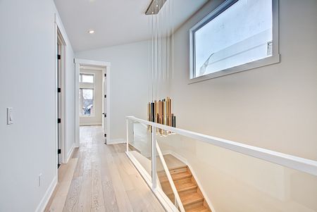 4 Bedroom Stunning Duplex For Rent In Parkdale. - Photo 4