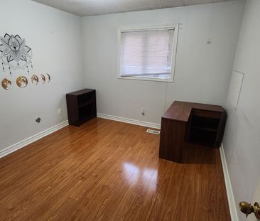 For Lease - 5048 Willowood Drive, Mississauga, Ontario - Photo 1