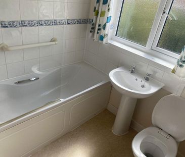 2 bedroom semi-detached house to rent - Photo 5