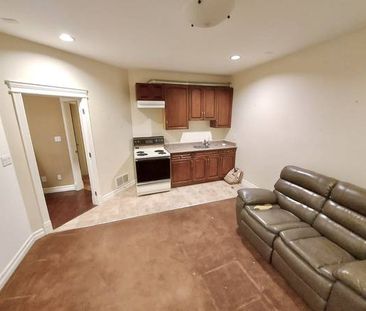 1bedroom/1bath, ground level suite - Photo 2