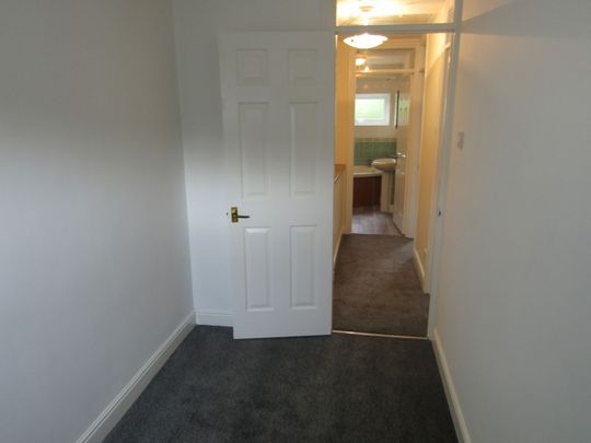 3 bed Terraced - To Let - Photo 1