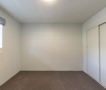 Two Bedroom Unit Close to City Centre - Photo 4