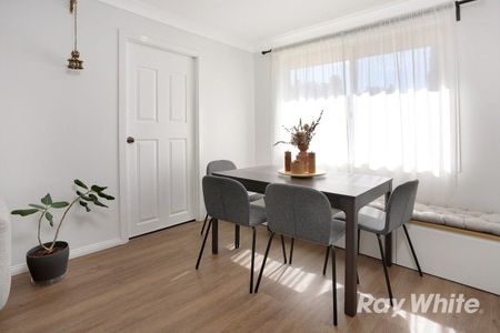 Modern Family Home with Multiple Living Areas - Photo 4