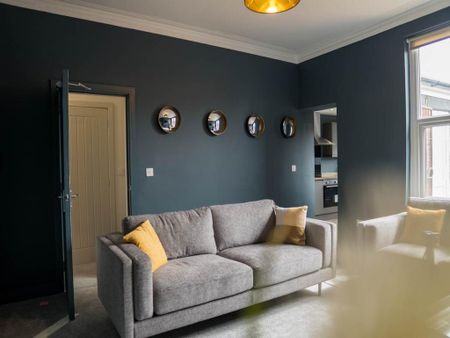 1 bedroom in a house share to rent - Photo 4