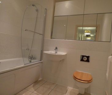 2 bedroom flat to rent - Photo 6