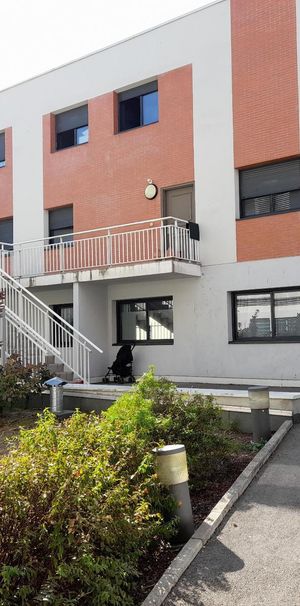 Location Appartement 4 pièces 102m² DIJON 21000 - Photo 2