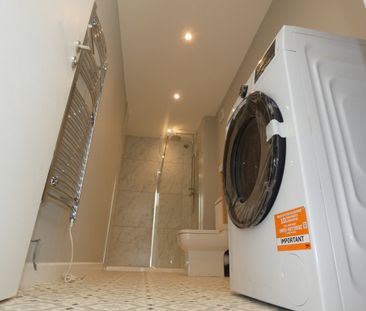 2 bed Apartment - To Let - Photo 4