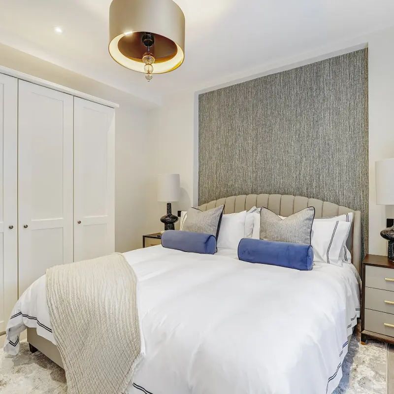 3 bedroom flat in Mayfair - Photo 1