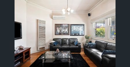 Californian Character Home in East Geelong - Photo 2